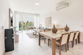 3br-penthouse w Jacuzzi Incl at Lake View