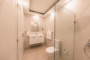 3br-penthouse w Jacuzzi Incl at Lake View