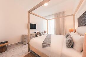 3br-penthouse w Jacuzzi Incl at Lake View