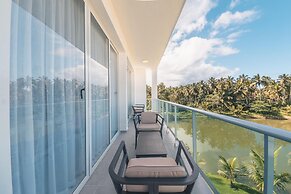 3br-penthouse w Jacuzzi Incl at Lake View