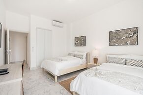 3br-penthouse w Jacuzzi Incl at Lake View