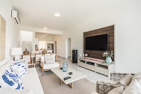3br-penthouse w Jacuzzi Incl at Lake View