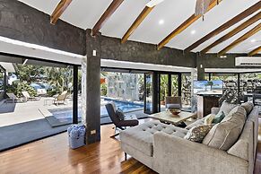 Playa Potrero - Beachfront Villa big Private Pool Bella Catalina