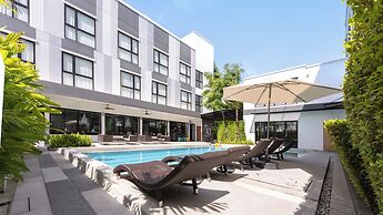 Gate43 Airport Hotel