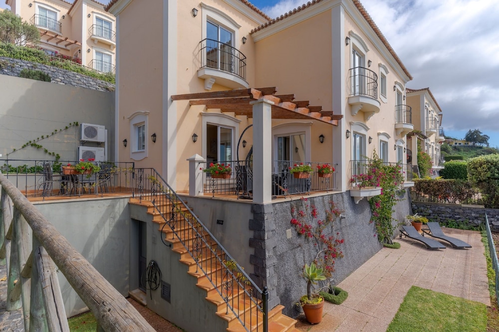 Villa Bougainvillea