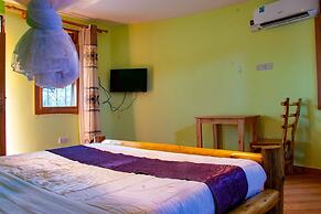 Western Sands Hotel