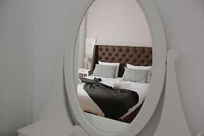 Suite 2 Bedrooms