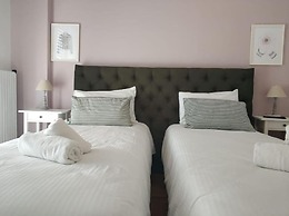 Suite 2 Bedrooms