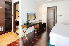 The Almin Hotel