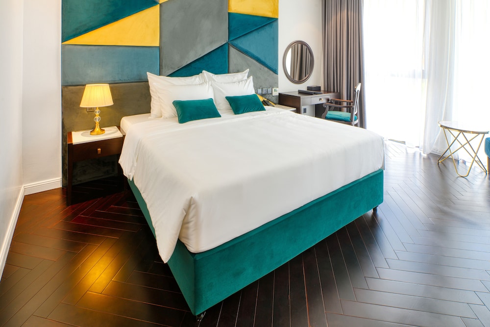 The Almin Hotel