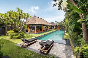 Villa Wolfe by Villa Finder