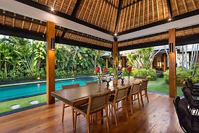 Villa Wolfe by Villa Finder