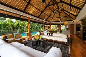 Villa Wolfe by Villa Finder