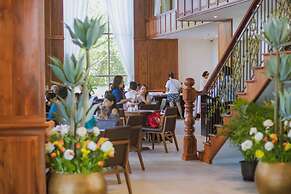 Sea Breeze Hotel & Villa