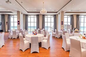 Sea Breeze Hotel & Villa