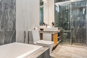 Sea Breeze Hotel & Villa