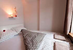 Cube Central Rooms for 2 - Hostel
