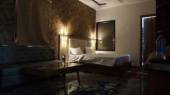 Hotel B P Emerald