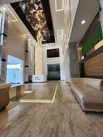 Hotel B P Emerald