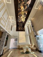 Hotel B P Emerald