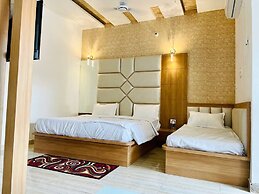 Hotel B P Emerald