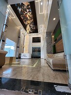 Hotel B P Emerald
