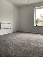 Impeccable 2-bed Apartment in Eastleigh