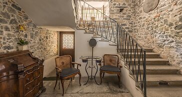 JOIVY Charming Flat Near Train Station