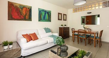 JOIVY Charming Flat Near Train Station