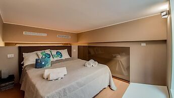JOIVY Sophisticated 2 Br Loft For 4