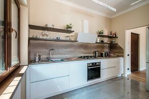 JOIVY Villa Sofia