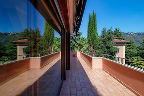 JOIVY Villa Sofia