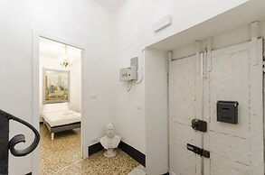 JOIVY Ideal Flat Near Aquarium