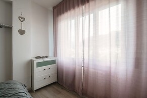 JOIVY Family Flat W/Balcony