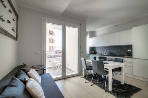 JOIVY Spacious Apt in Stunning Como