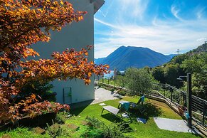 JOIVY Luxury flat & Lake Como view