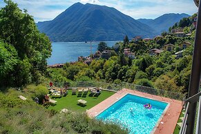 JOIVY Luxury flat & Lake Como view