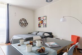 JOIVY Superb Flat W/Home Office