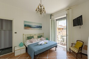 JOIVY Lovely Flat W/Balcony