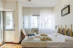 JOIVY Flat W/Terrace & Sea View