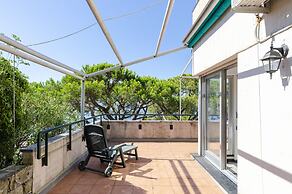 JOIVY Flat W/Terrace & Sea View