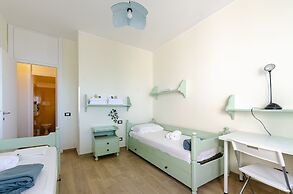 JOIVY Flat W/Terrace & Sea View