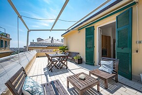 JOIVY Penthouse Flat W/Terrace