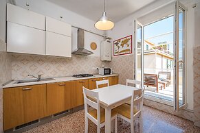 JOIVY Penthouse Flat W/Terrace