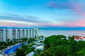 CONDO VILLA MAGNA by TRVL2HM