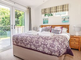 5 Meadow Retreat
