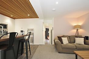24 Meadow Retreat