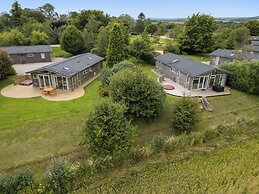 9 Meadow Retreat