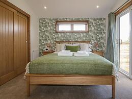 9 Meadow Retreat