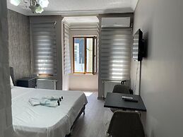 Taksim Yamac Suit